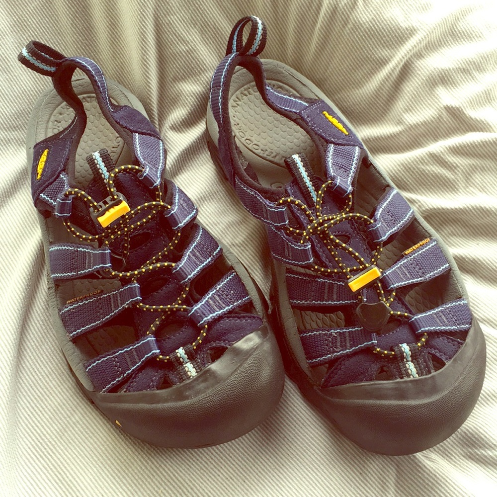 Keen water sandals size 8